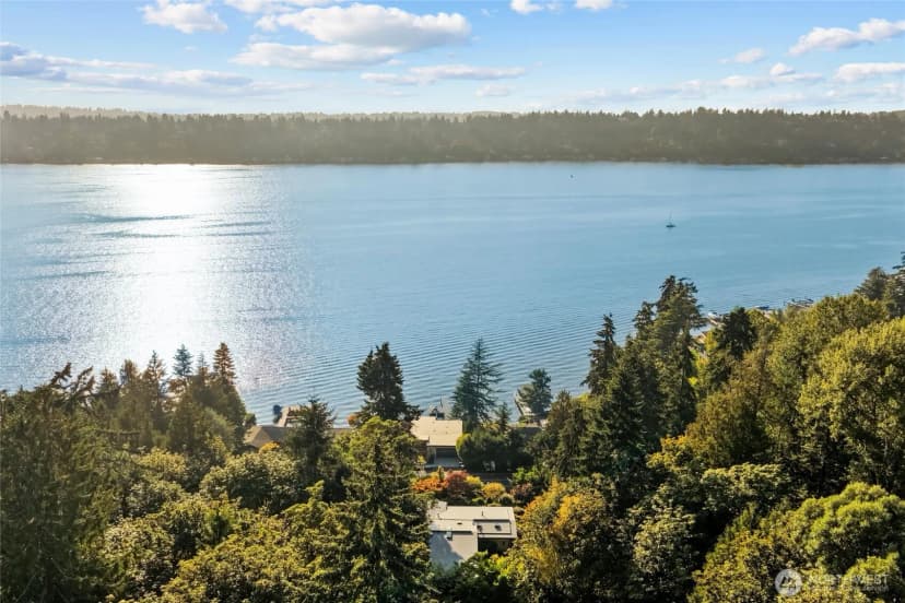 Property photo for 13210 Holmes Point Drive Ne, Kirkland photo 38