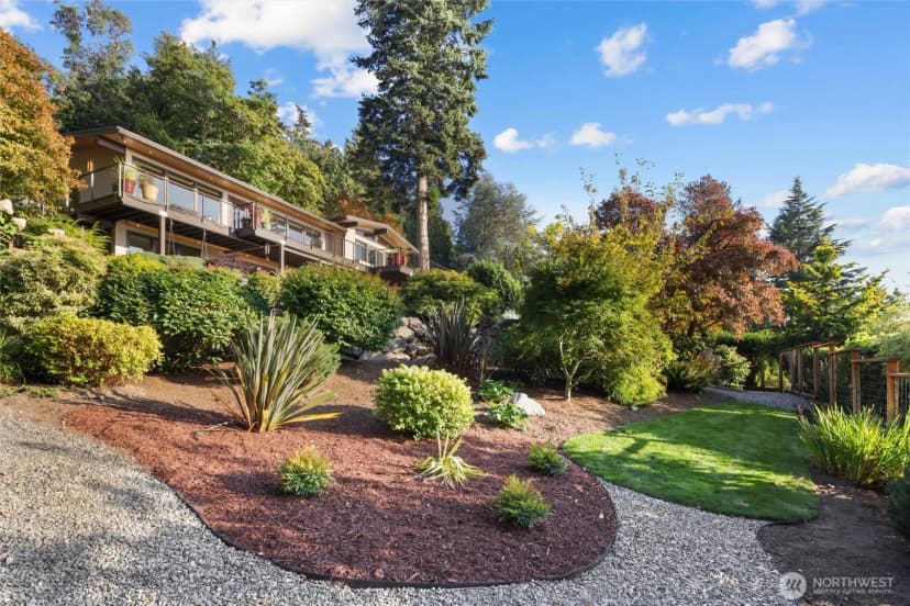 Property photo for 13210 Holmes Point Drive Ne, Kirkland photo 33
