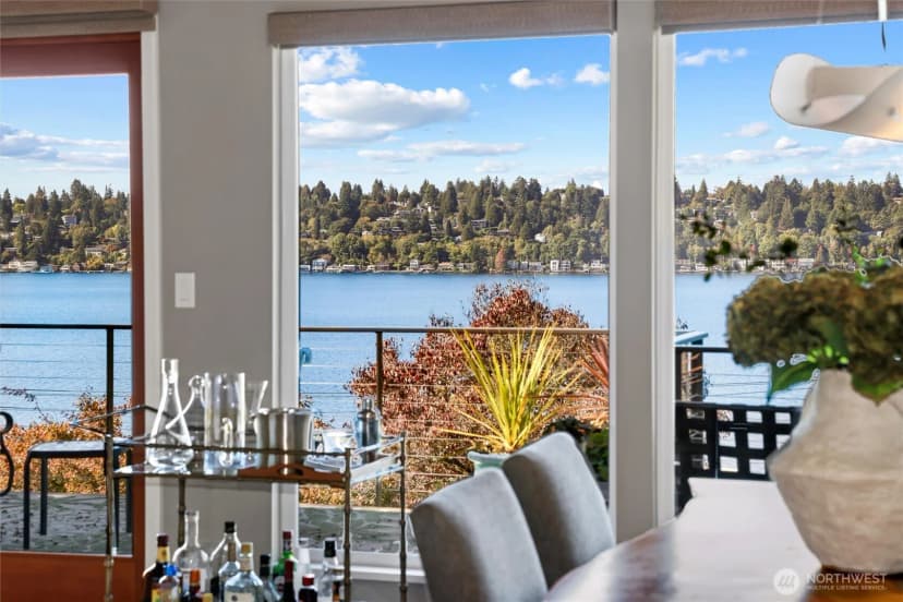 Property photo for 13210 Holmes Point Drive Ne, Kirkland photo 12