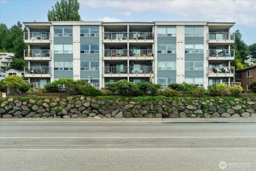 Property photo for 2200 Alki Avenue Sw #203, Seattle photo 2