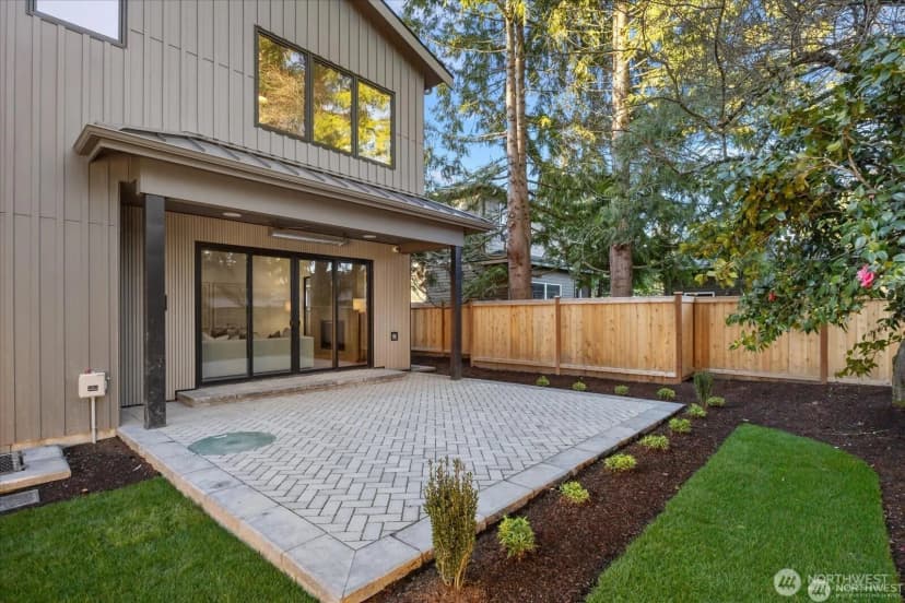 Property photo for 1020 107th #ave Se, Bellevue photo 34