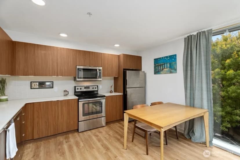 Property photo for 1601 N 45th Street #212, Seattle photo 8