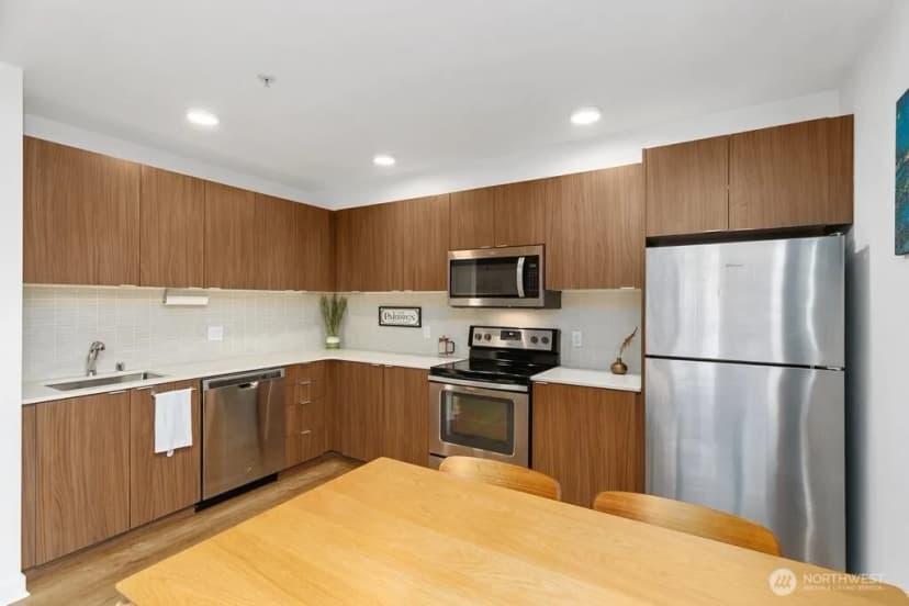 Property photo for 1601 N 45th Street #212, Seattle photo 9