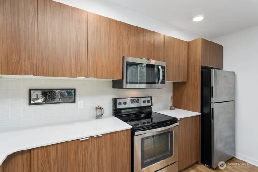 Property photo for 1601 N 45th Street #212, Seattle photo 11