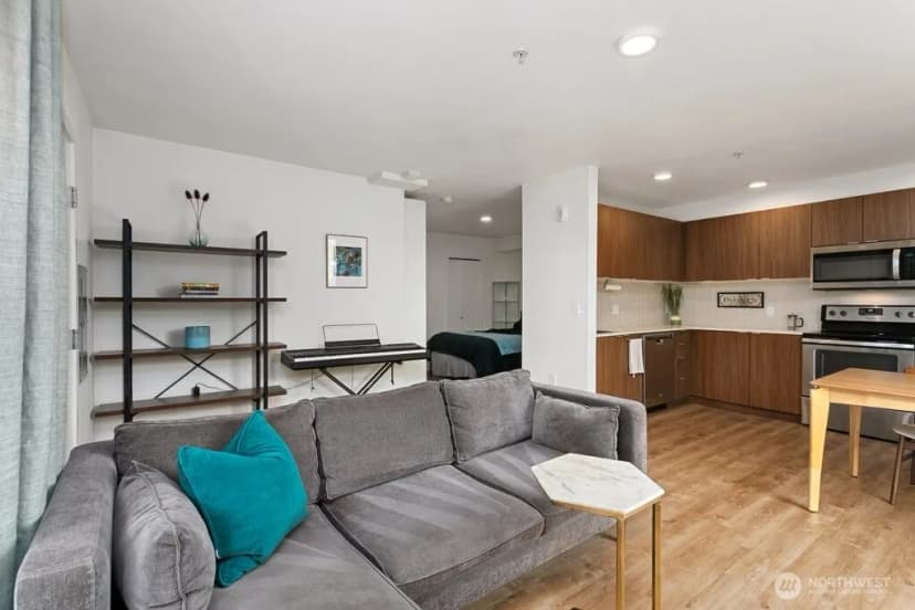 Property photo for 1601 N 45th Street #212, Seattle photo 4