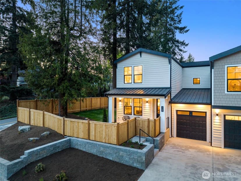 Property photo for 11608 Ne 92nd Street, Kirkland photo 3