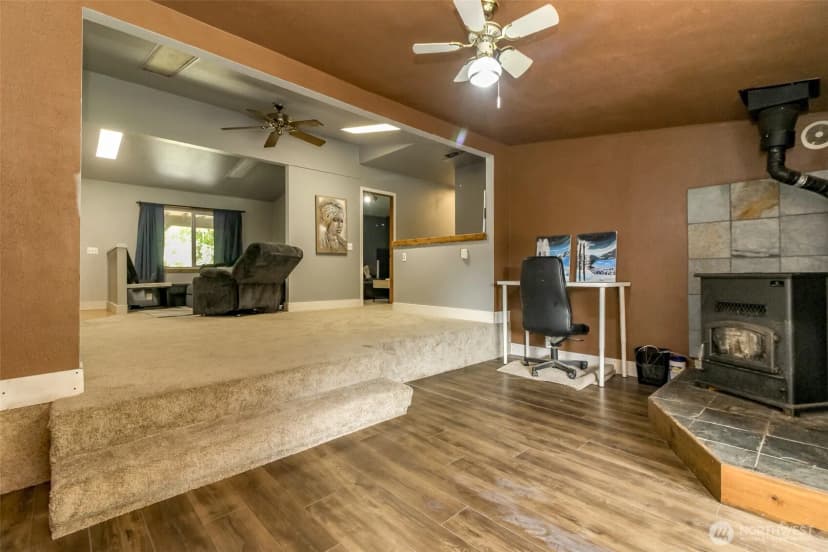 Property photo for 19510 215th Street E, Orting photo 11