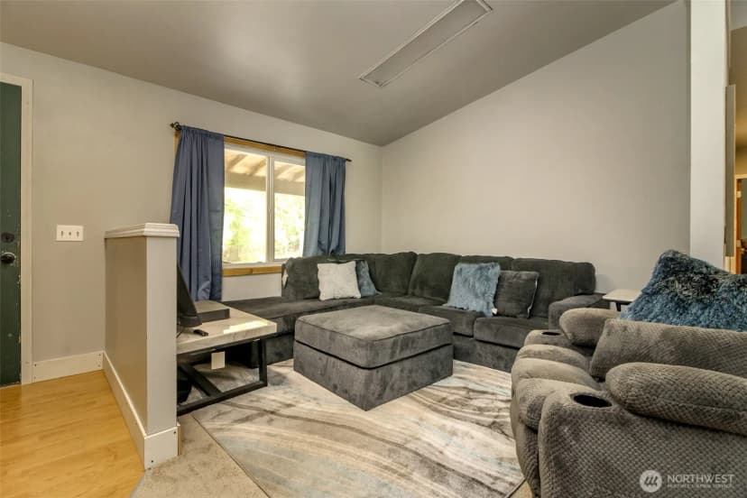 Property photo for 19510 215th Street E, Orting photo 8