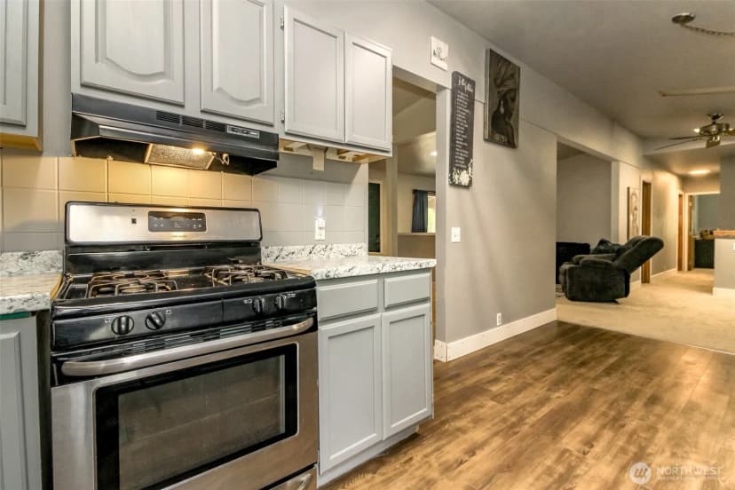 Property photo for 19510 215th Street E, Orting photo 13
