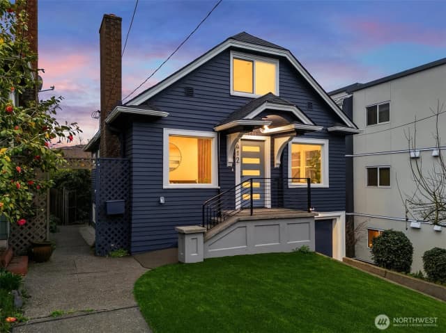 Property photo for 1412 Taylor Avenue N, Seattle photo 3