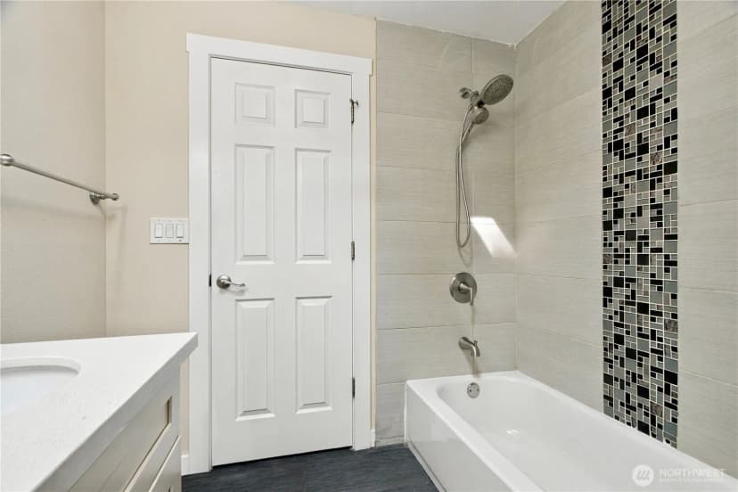 Property photo for 12613 93rd Place Ne, Kirkland photo 16