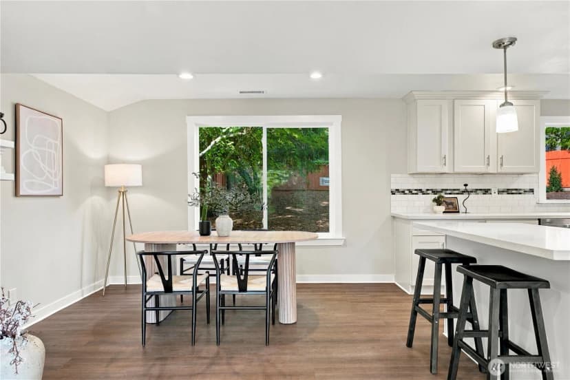 Property photo for 12613 93rd Place Ne, Kirkland photo 5