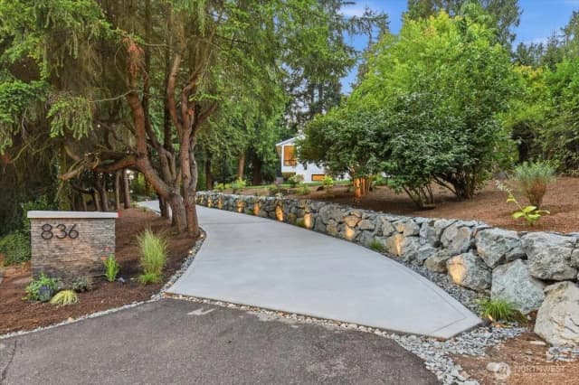 Property photo for 836 Nw Richmond Beach Road, Shoreline