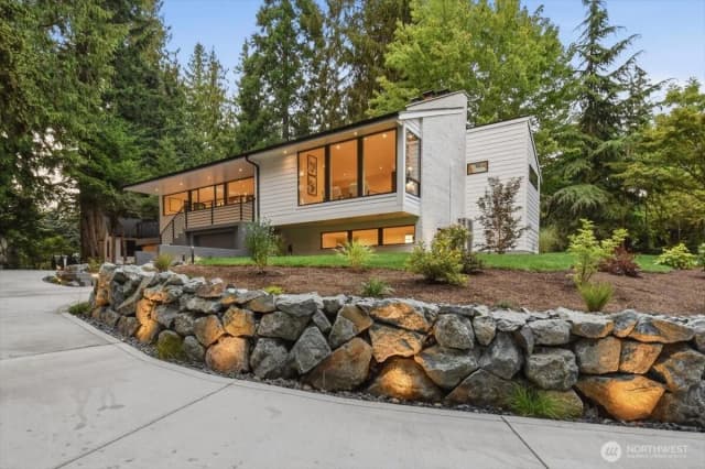 Property photo for 836 Nw Richmond Beach Road, Shoreline photo 2
