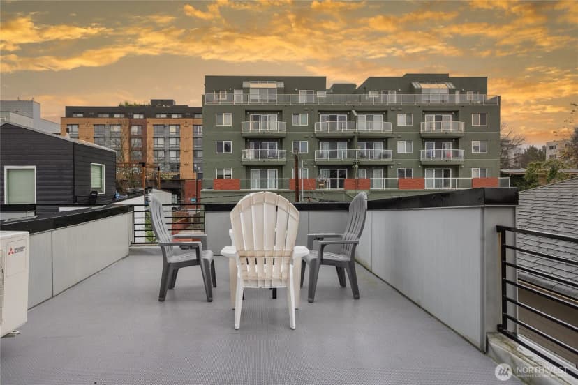 Property photo for 5240 Brooklyn Avenue #a, Seattle photo 5