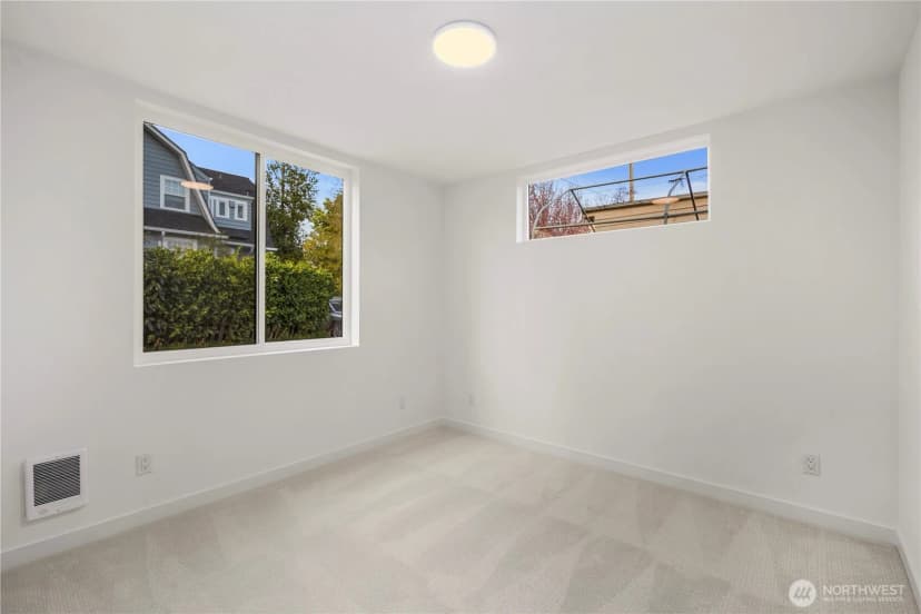 Property photo for 516 N 102nd Street, Seattle photo 5