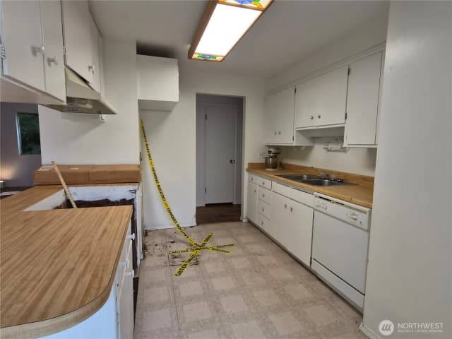 Property photo for 9838 S 210th Place, Kent photo 5