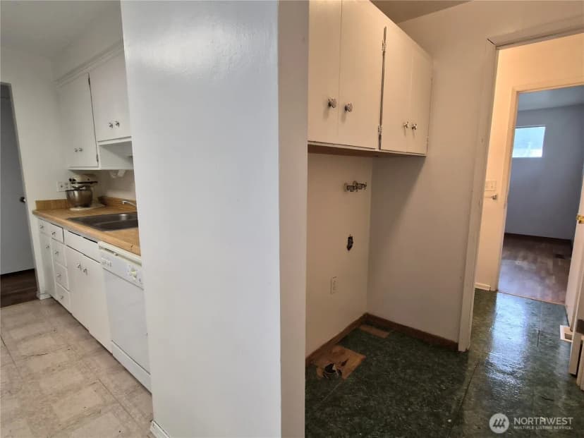 Property photo for 9838 S 210th Place, Kent photo 17