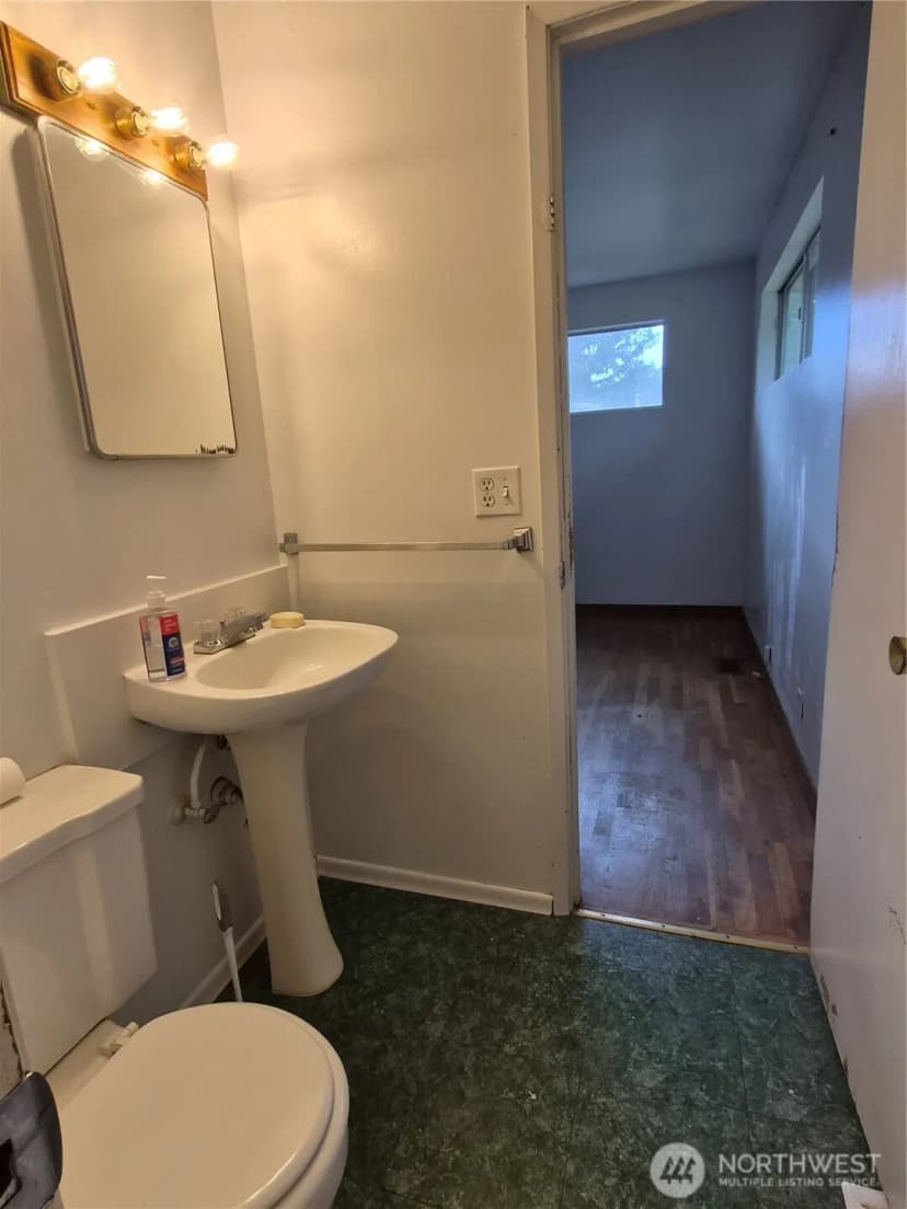 Property photo for 9838 S 210th Place, Kent photo 18
