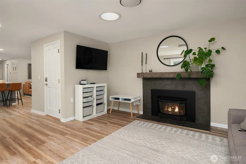 Property photo for 3917 Ne 11th Place, Renton photo 21
