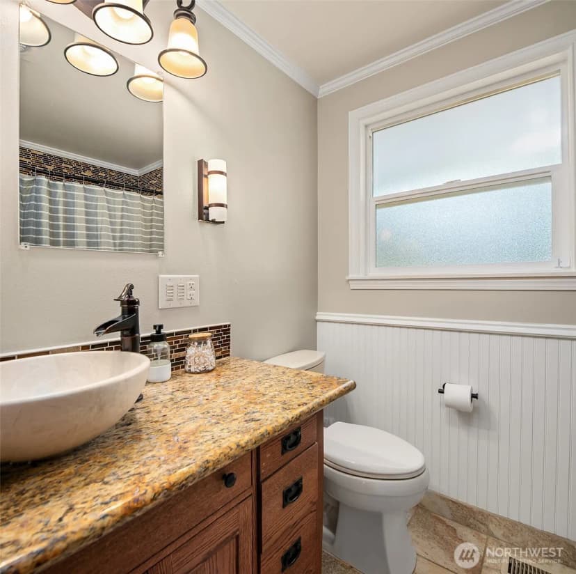 Property photo for 3917 Ne 11th Place, Renton photo 25