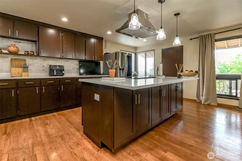 Property photo for 7227 S 128th, Seattle photo 4