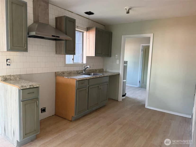 Property photo for 1721 S Mason Avenue, Tacoma photo 9