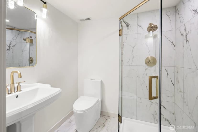 Property photo for 3037 21st Avenue W, Seattle photo 32