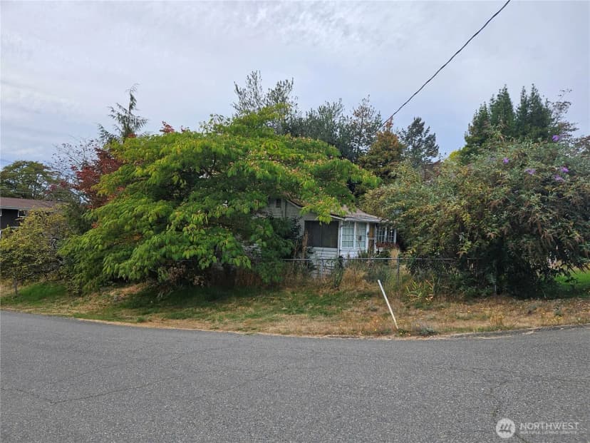 Property photo for 15257 9th Avenue Sw, Burien photo 2
