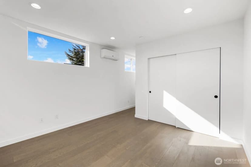 Property photo for 518 N 102nd Street, Seattle photo 10