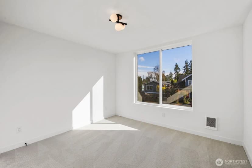 Property photo for 518 N 102nd Street, Seattle photo 9