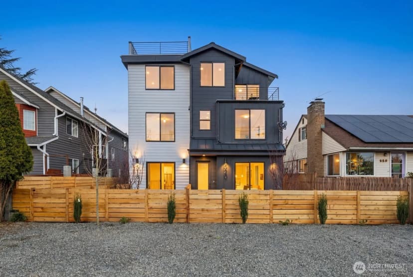 Property photo for 518 N 102nd Street, Seattle photo 4