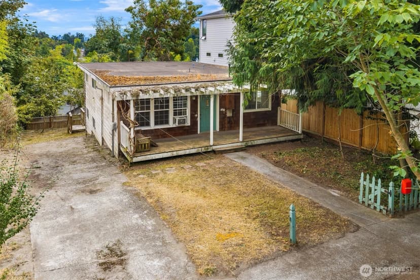 Property photo for 440 26th Avenue E, Seattle photo 6