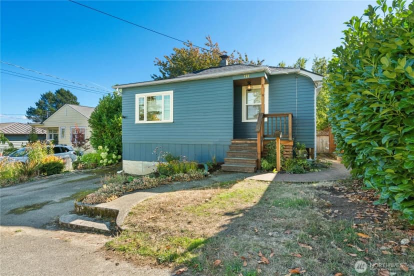 Property photo for 733 N 97th Street, Seattle photo 4