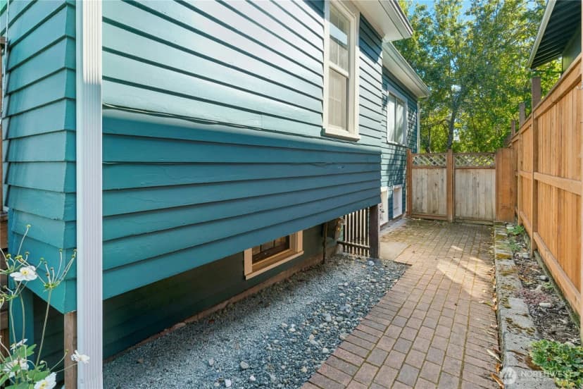 Property photo for 733 N 97th Street, Seattle photo 28