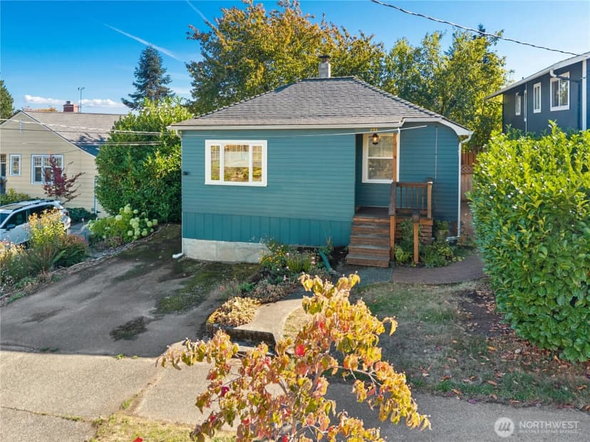 Property photo for 733 N 97th Street, Seattle