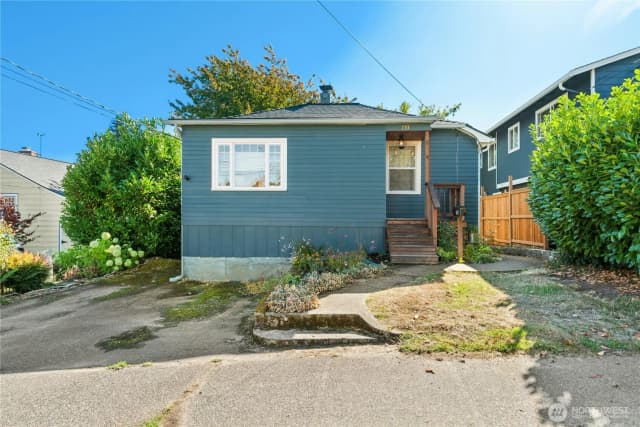 Property photo for 733 N 97th Street, Seattle photo 3