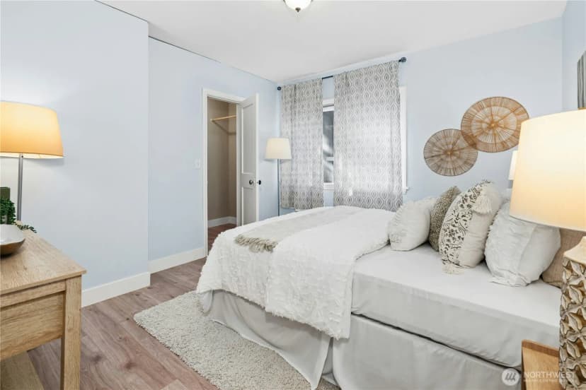 Property photo for 733 N 97th Street, Seattle photo 16