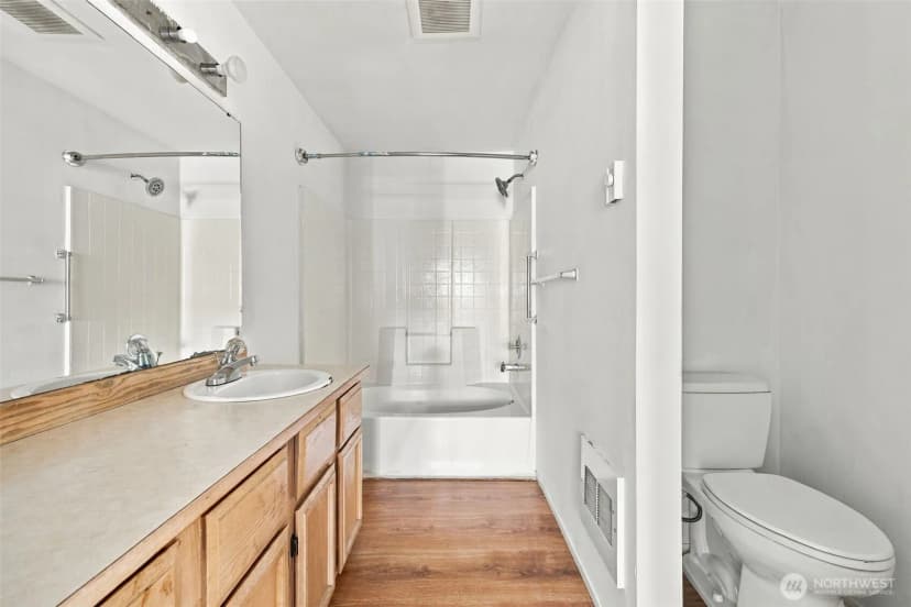 Property photo for 6704 S 239th Place #b102, Kent photo 26
