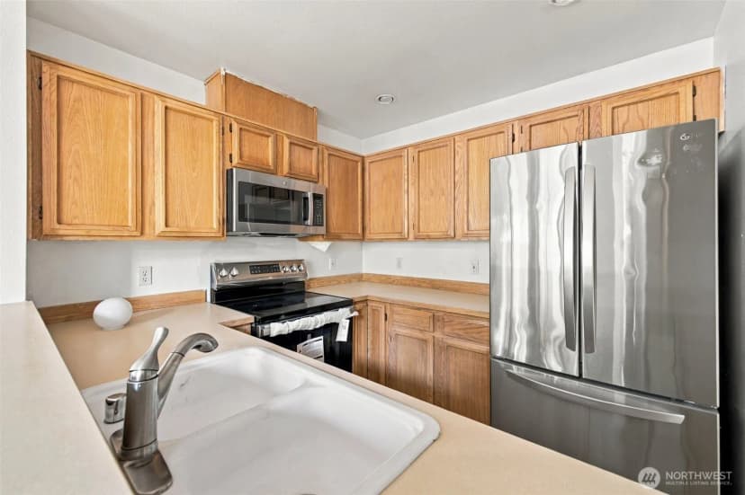 Property photo for 6704 S 239th Place #b102, Kent photo 7