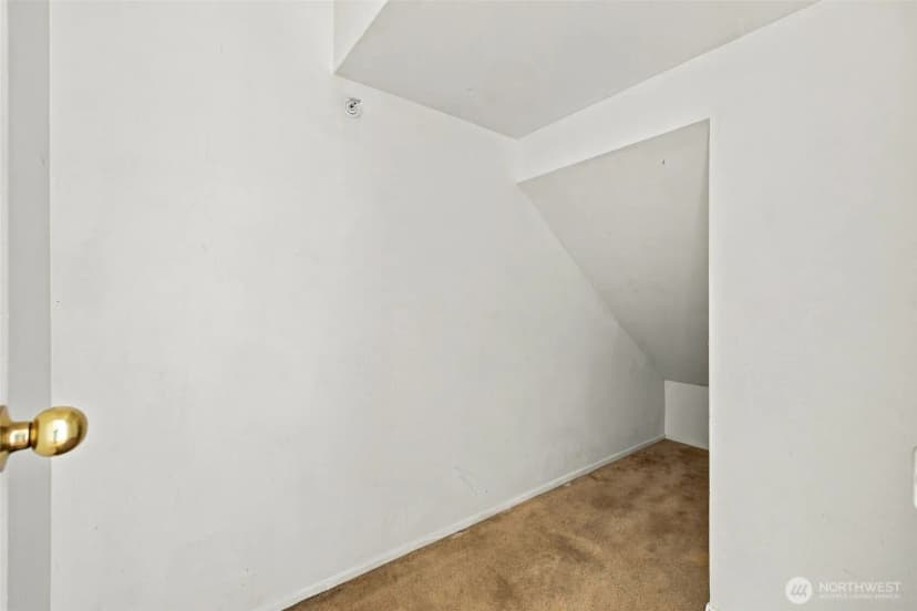 Property photo for 6704 S 239th Place #b102, Kent photo 30