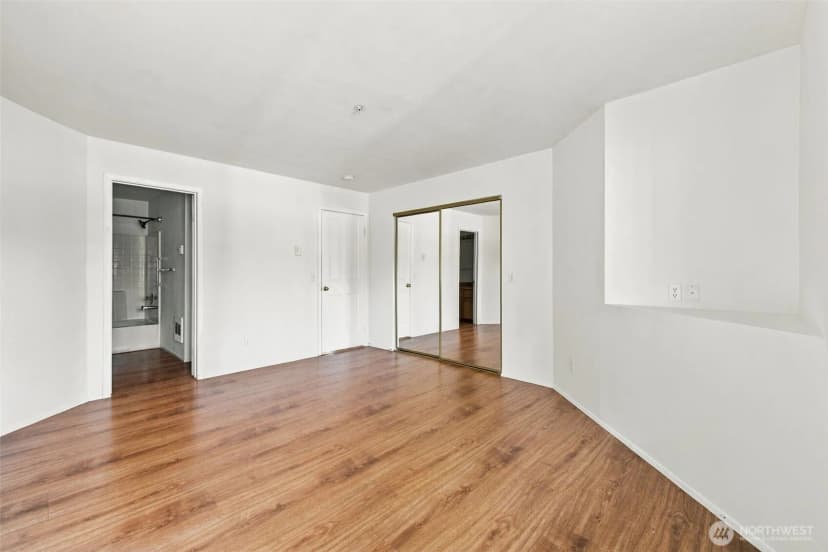 Property photo for 6704 S 239th Place #b102, Kent photo 17