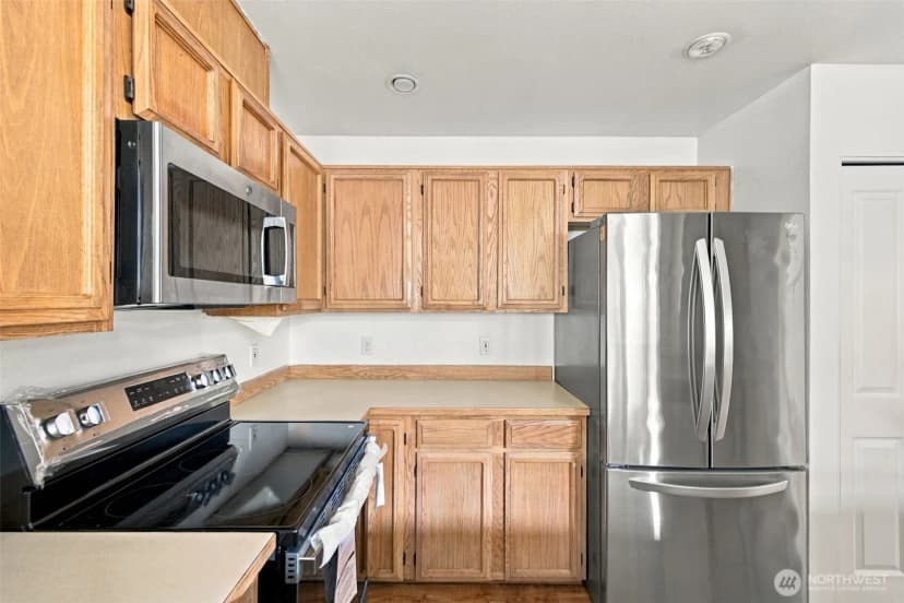 Property photo for 6704 S 239th Place #b102, Kent photo 8