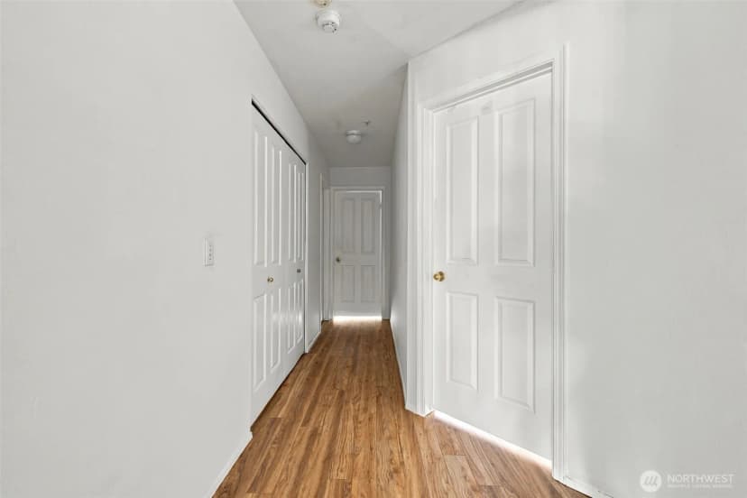 Property photo for 6704 S 239th Place #b102, Kent photo 15