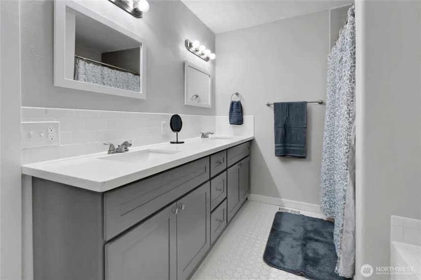Property photo for 34518 99th Avenue S, Roy photo 16