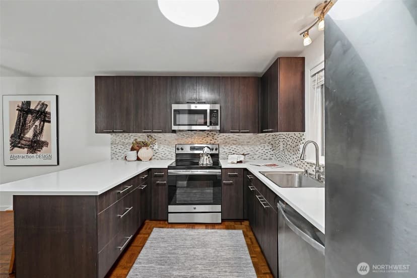 Property photo for 13605 Ne 8th Street #203, Bellevue photo 3