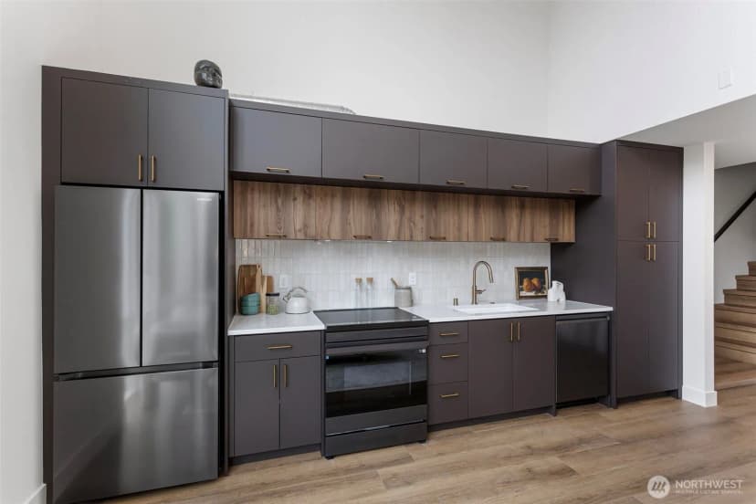 Property photo for 6318 41st Avenue Sw #e5, Seattle photo 8