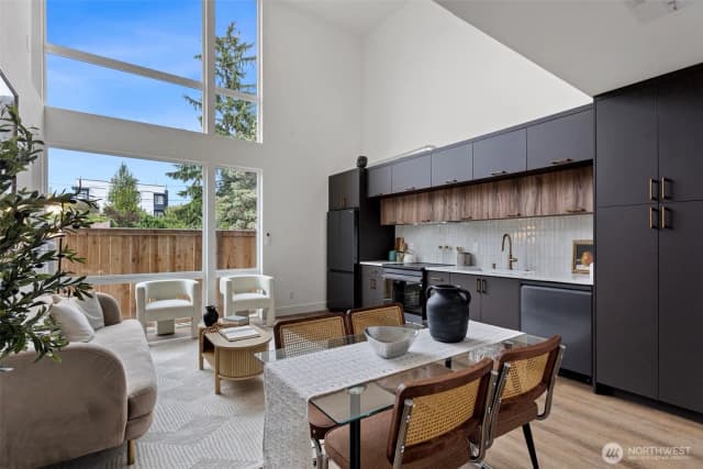 Property photo for 6318 41st Avenue Sw #e5, Seattle photo 3