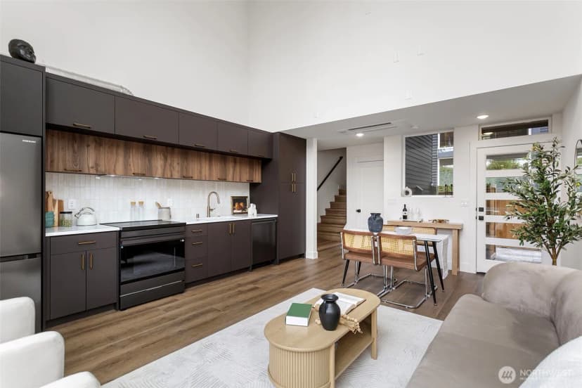 Property photo for 6318 41st Avenue Sw #e5, Seattle photo 7
