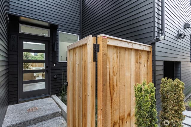 Property photo for 6318 41st Avenue Sw #e5, Seattle
